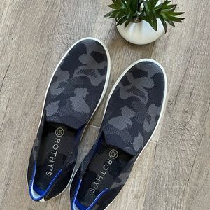 Rothy’s slip on sneakers-Gray size 9